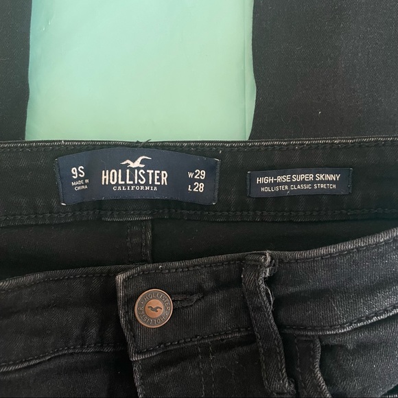‼️HOLLISTER DISTRESSED JEANS - Picture 13 of 14
